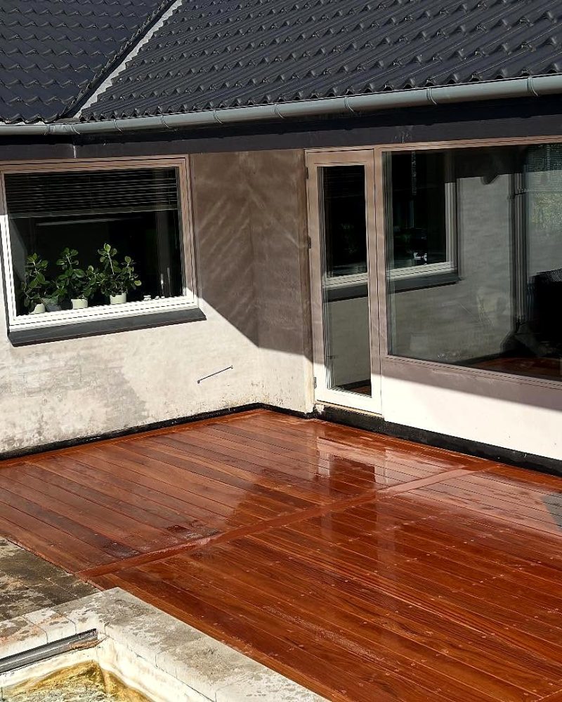 Terrasse i olieret hårdttræ